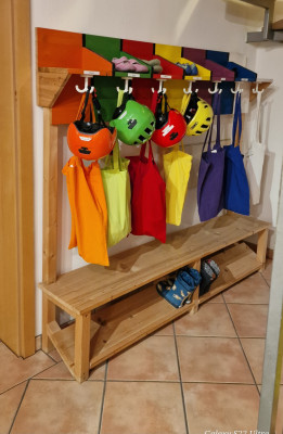 Herzlich Willkommen  ❤️ Ein gemütlicher Eingangsbereich mit liebevoll gestalteter Kindergarderobe